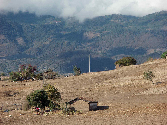 Montañas y viviendas de Aguacatán en Huehuetenango