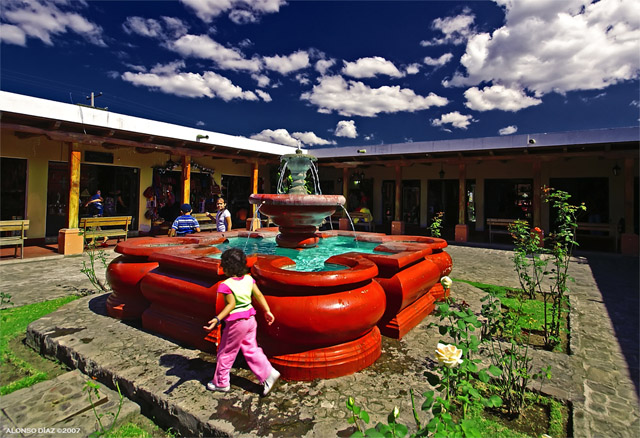 Patio del Mercado de Artesanias en La Antigua Guatemala