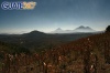 Amanece sobre los volcanes en Chimaltenango