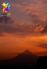 Volcán de Agua y un atardecer en la Ciudad de Guatemala