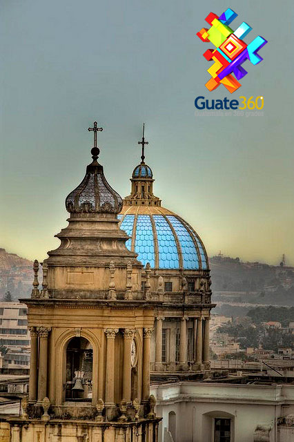 Catedral de Guatemala - torre y cúpula.