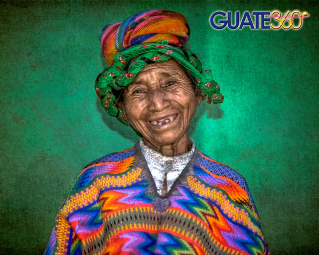 Mujer de Parramos con su traje tradicional de Guatemala