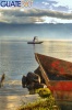 Pescador en cayuco en el Lago de Atitlan