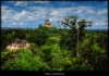 Tikal, Guatemala, por encima de la selva petenera