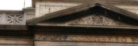 Muchos guatemaltecos solicitan la depuración del Congreso de la República debido a la corrupción e impunidad que impera en la institución.