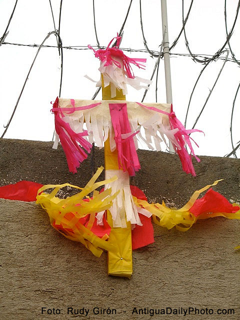 Feliz día del Albañil, de la Santa Cruz y felicidades a Amatitlán