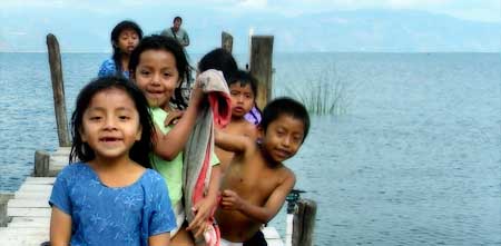 Vida de niños en Guatemala.